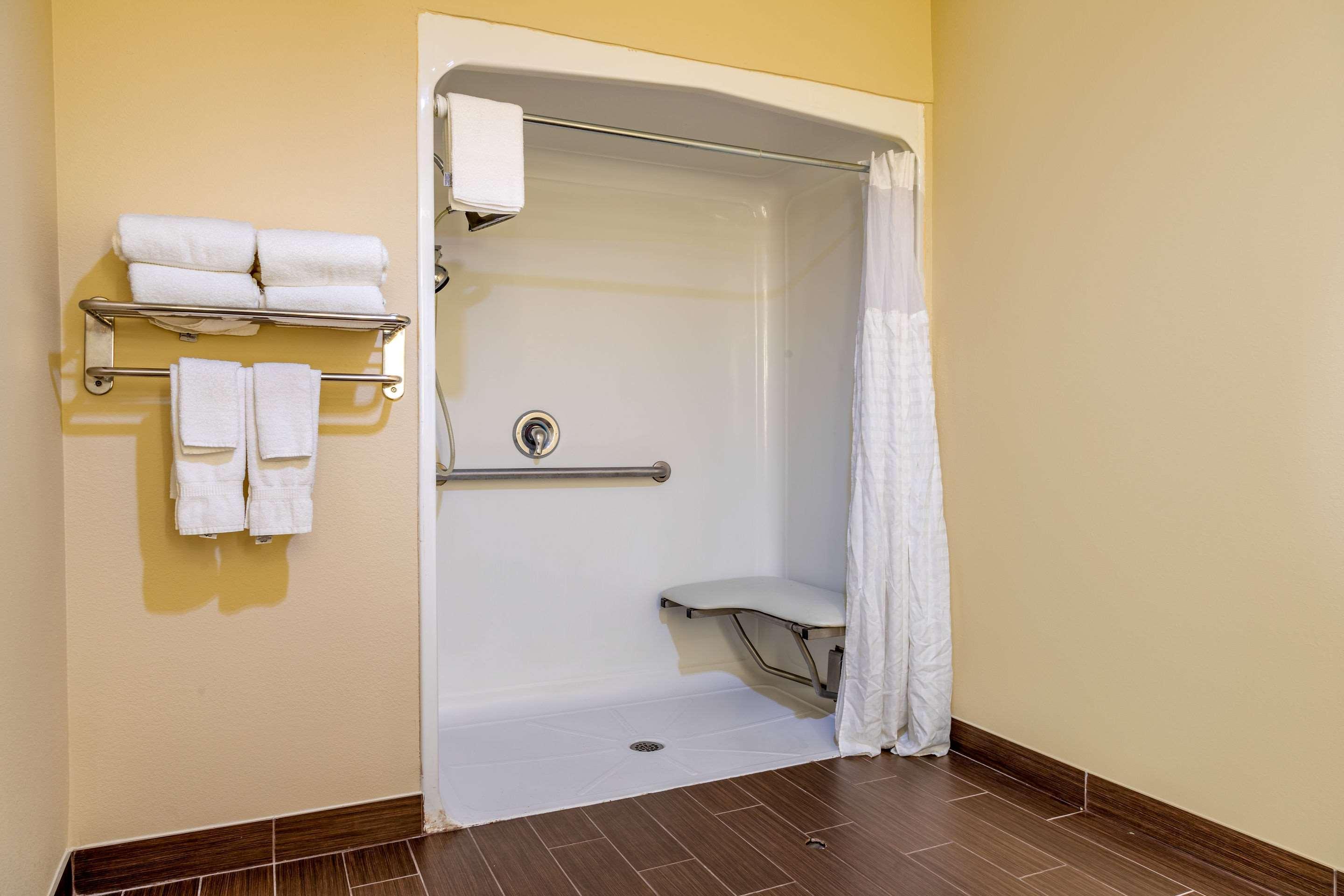 Comfort Savannah Gateway I-95 Hotel