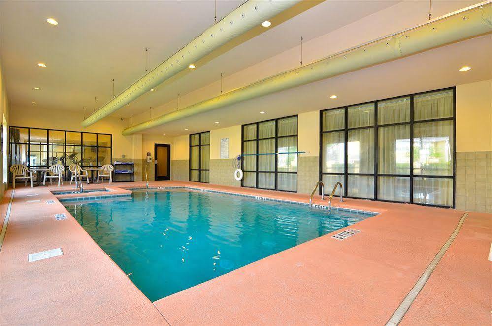 Comfort Savannah Gateway I-95 Hotel 3*