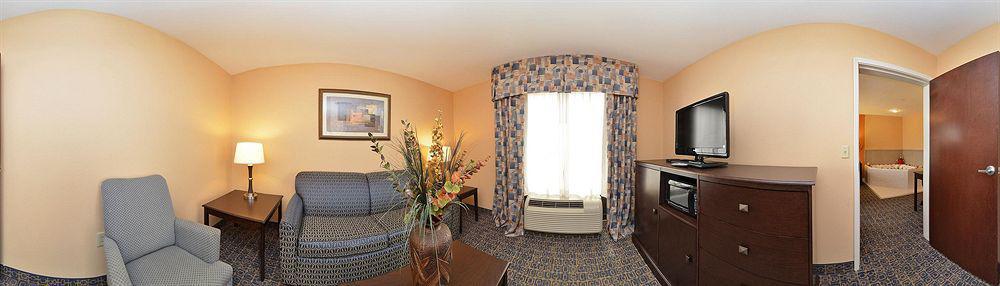 Comfort Savannah Gateway I-95 Hotel 3*