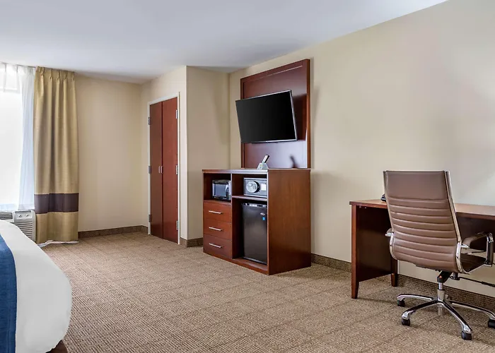 Comfort Suites Savannah Gateway I-95