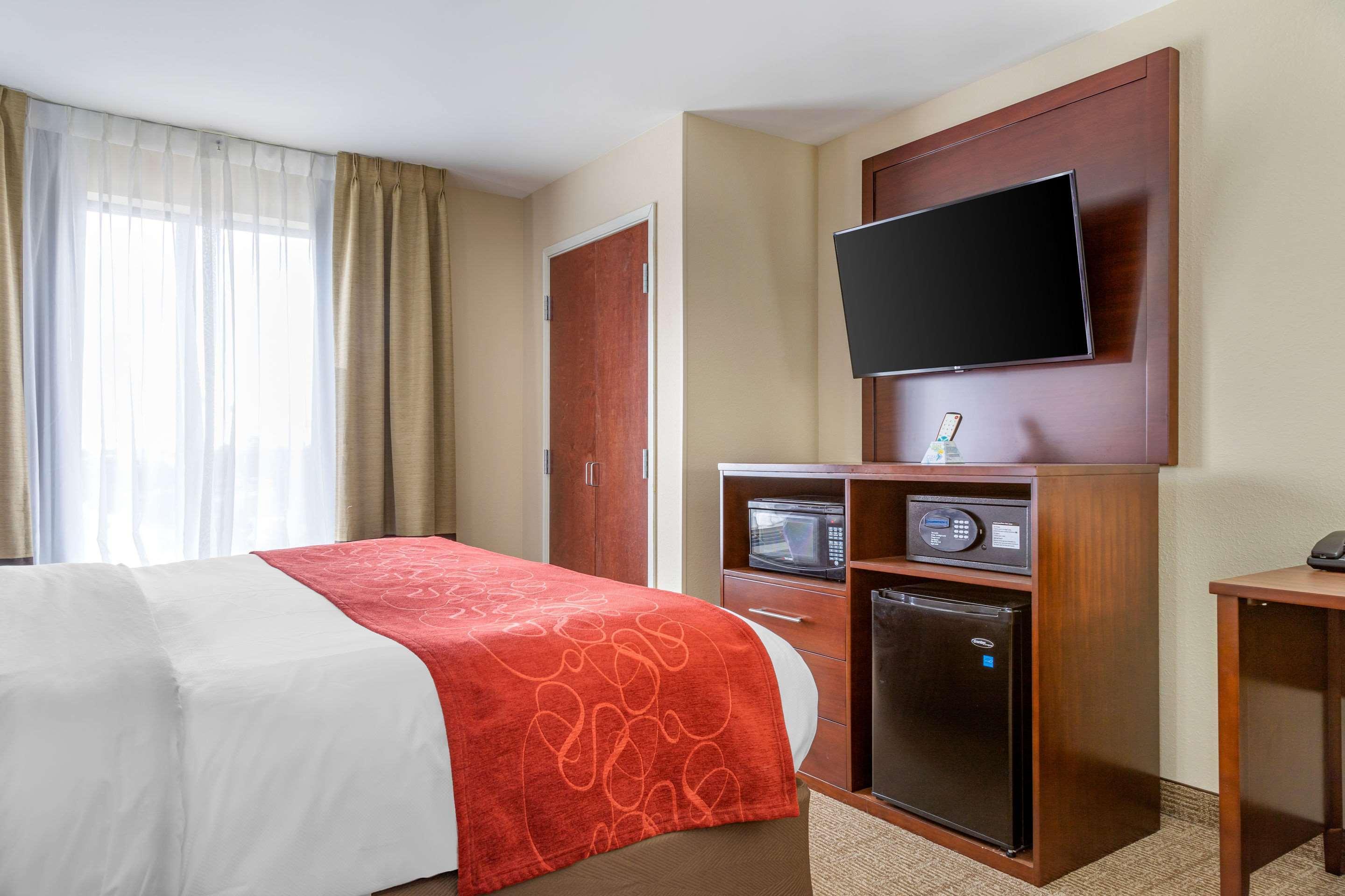 Comfort Savannah Gateway I-95 Hotel