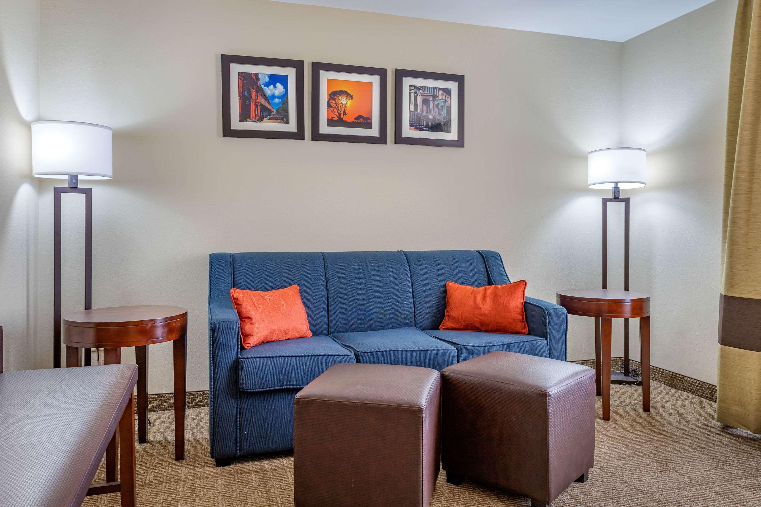 Comfort Savannah Gateway I-95 Hotel