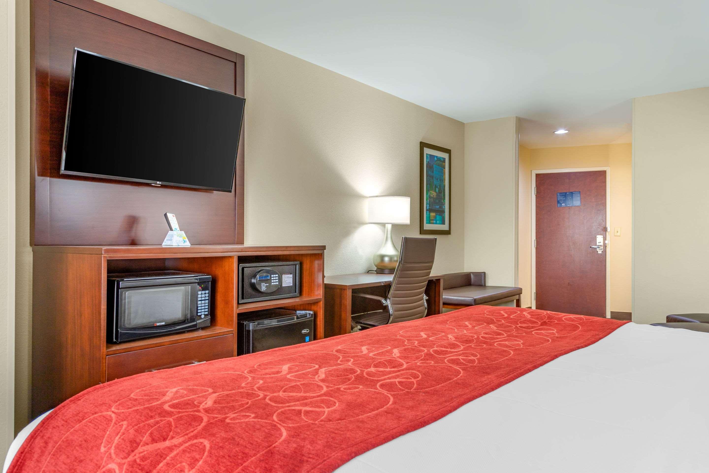Comfort Savannah Gateway I-95 Hotel
