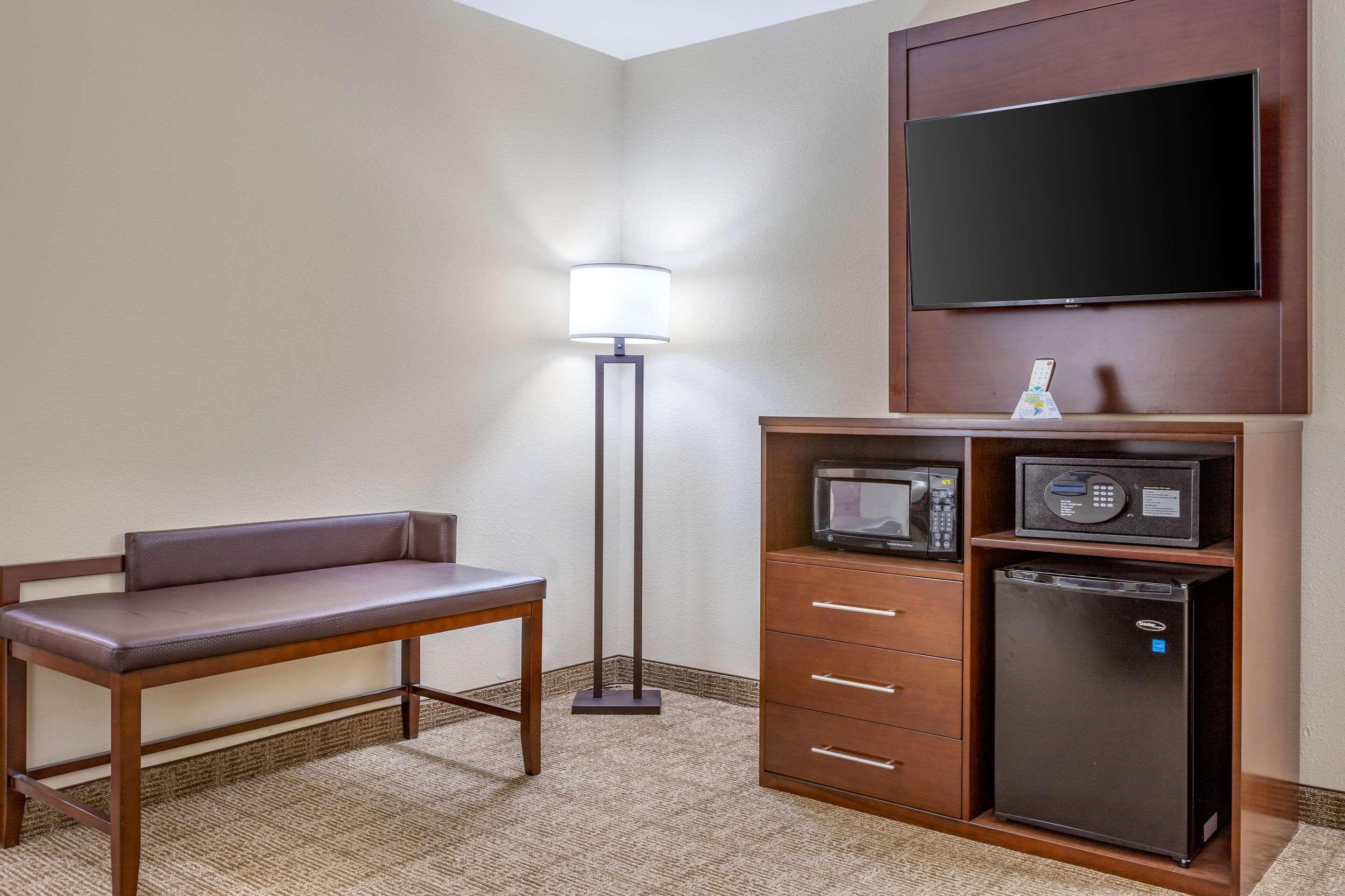 Comfort Savannah Gateway I-95 Hotel 3*